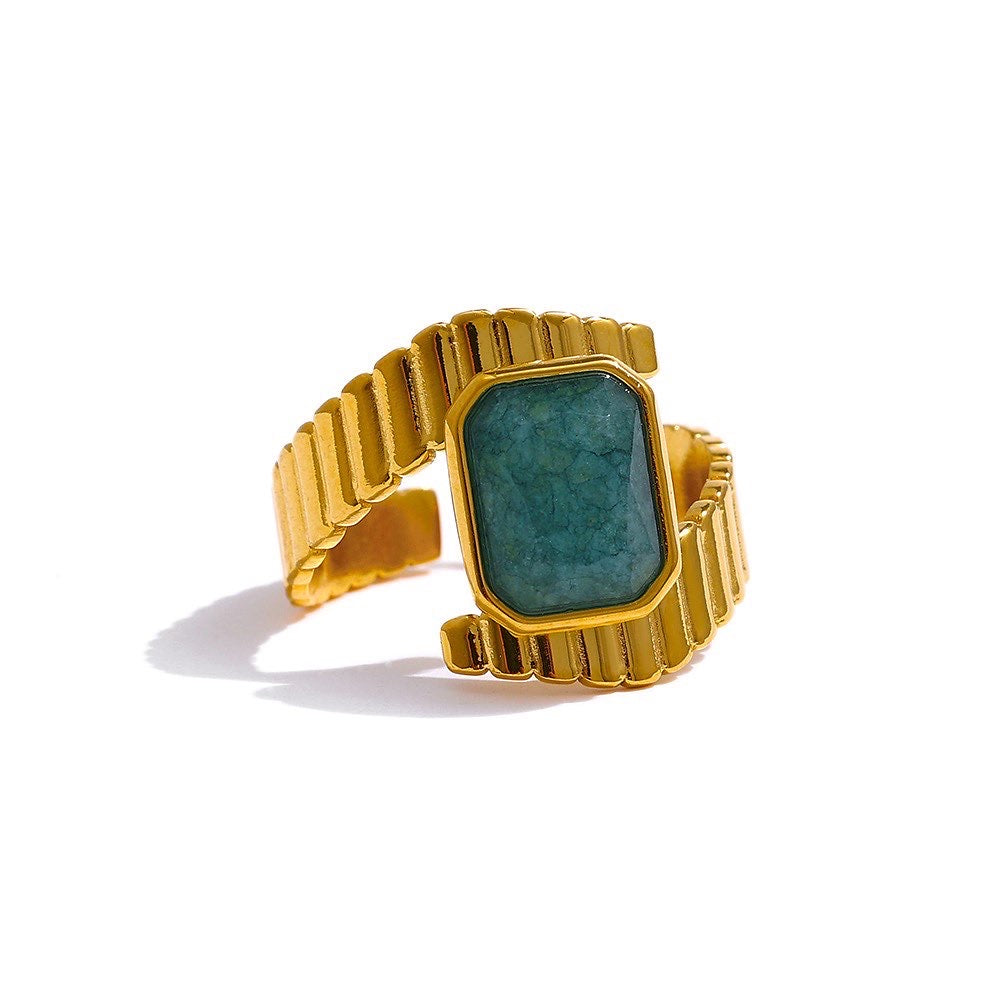 Demure Emerald Stone Ring