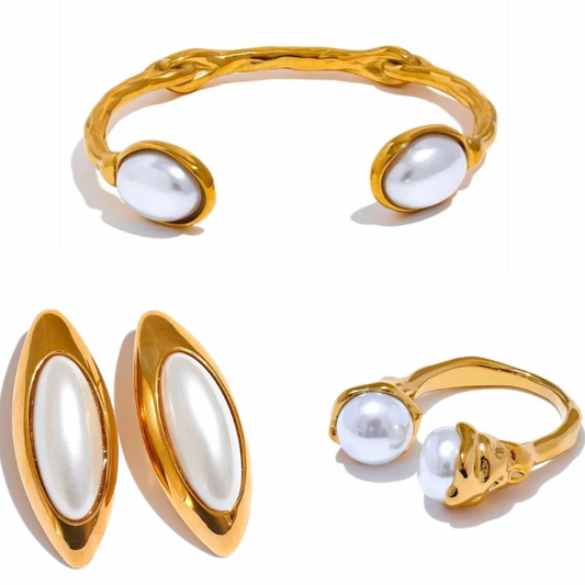 Demure Pearl Set